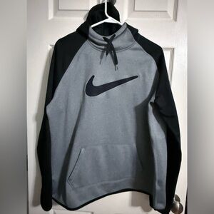 Nike Women’s Gray and Black Hoodie - Size XL Thermafit